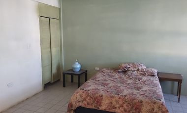 Edificio de 4 pisos, calle principal excelente ubicación