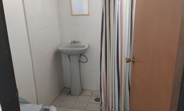 Edificio de 4 pisos, calle principal excelente ubicación