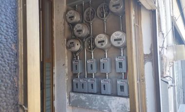 Edificio de 4 pisos, calle principal excelente ubicación