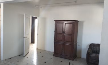 Edificio de 4 pisos, calle principal excelente ubicación