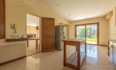 Casa APTO CRÉDITO  en venta en Los Sauces