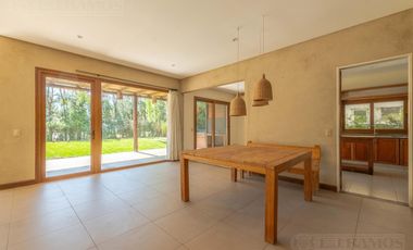 Casa APTO CRÉDITO  en venta en Los Sauces