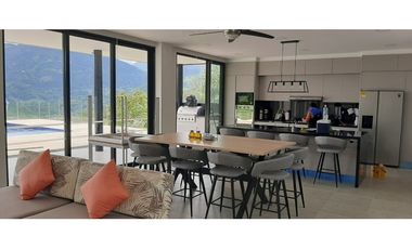 Maat Vende Casa en Condominio-Villeta 1.500m2 $1.650 Millones