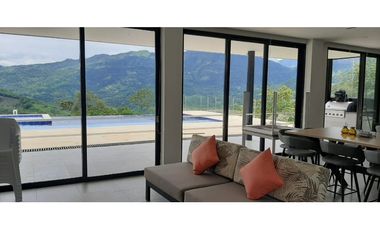 Maat Vende Casa en Condominio-Villeta 1.500m2 $1.650 Millones