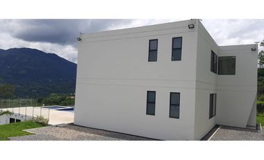 Maat Vende Casa en Condominio-Villeta 1.500m2 $1.650 Millones