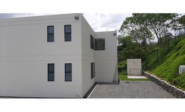 Maat Vende Casa en Condominio-Villeta 1.500m2 $1.650 Millones