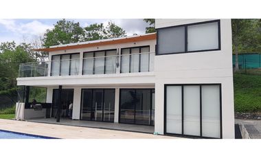 Maat Vende Casa en Condominio-Villeta 1.500m2 $1.650 Millones