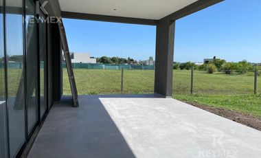 Casa Venta Pilar del Este Santa Elisa