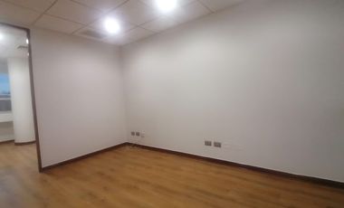 AV LAS CONDES/ LAS TRANQUERAS/ ARRIENDO OFICINA