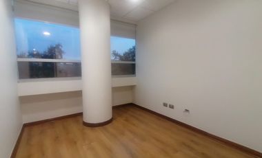 AV LAS CONDES/ LAS TRANQUERAS/ ARRIENDO OFICINA