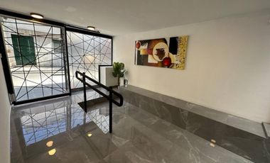 SAN TELMO. VENTA MONOAMBIENTE CON PATIO. AMOBLADO Y EQUIPADO