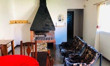 CASA EN MAR DE COBO CON DOS LOCALES