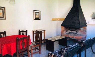 CASA EN MAR DE COBO CON DOS LOCALES
