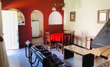 CASA EN MAR DE COBO CON DOS LOCALES