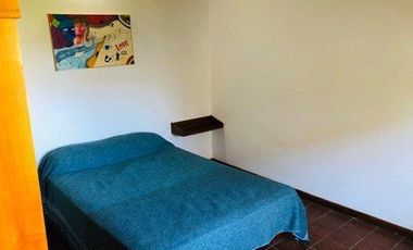CASA EN MAR DE COBO CON DOS LOCALES