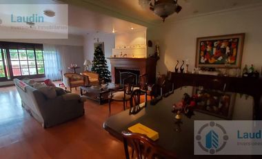 Se vende suntuosa casa - Villa Sarita Posadas