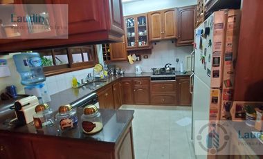Se vende suntuosa casa - Villa Sarita Posadas