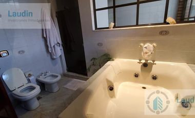 Se vende suntuosa casa - Villa Sarita Posadas