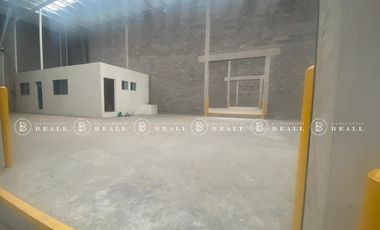 BODEGA AL NORTE DE LA CIUDAD 450M2
