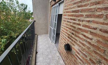 Venta departamento 3 ambientes con balcón  en Quilmes