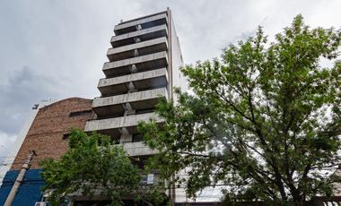 MENDOZA AL 2700 VENTA OFICINA / MONOAMBIENTO CON PATIO Y COCHERA EN ROSARIO