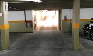 Cochera en venta en San Isidro Centro