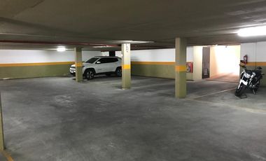 Cochera en venta en San Isidro Centro