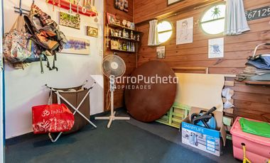 Venta casa 4 ambientes con patio, parrila y cochera en Villa Luzuriaga.