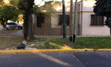 Casa - Temperley Oeste