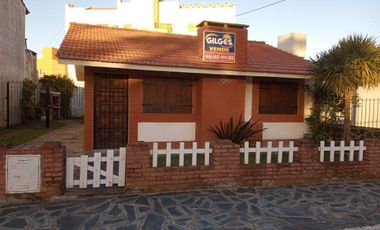 Venta Casa 3 Amb. en Mar del Tuyu - Excelente Estado - A 3 cuadras de la Playa