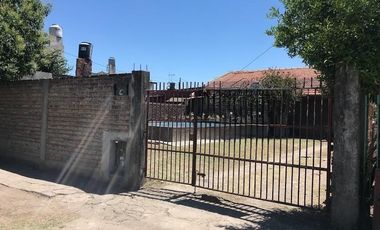 Casa en venta - 2 Dormitorios 1 Baño - Cochera - 322Mts2 - Glew