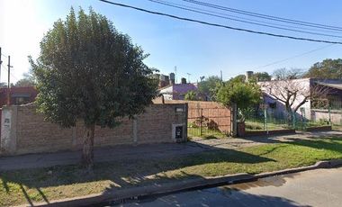 Casa en venta - 2 Dormitorios 1 Baño - Cochera - 322Mts2 - Glew