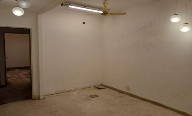 Oficina con local comercial en Retiro