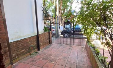 Duplex a tan solo 200 metros del mar c/cochera y patio!!!