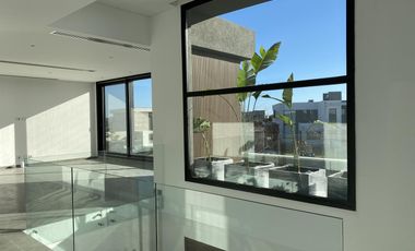 Casa a estrenar Puertos del Lago Barrio Marinas Escobar