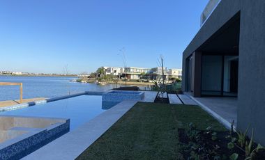 Casa a estrenar Puertos del Lago Barrio Marinas Escobar
