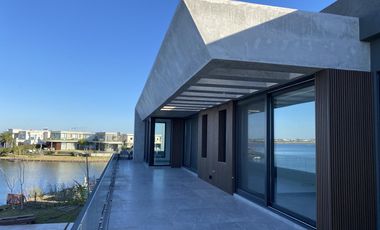 Casa a estrenar Puertos del Lago Barrio Marinas Escobar