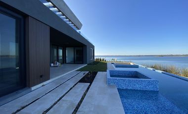Casa a estrenar Puertos del Lago Barrio Marinas Escobar