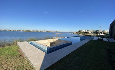Casa a estrenar Puertos del Lago Barrio Marinas Escobar
