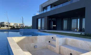 Casa a estrenar Puertos del Lago Barrio Marinas Escobar