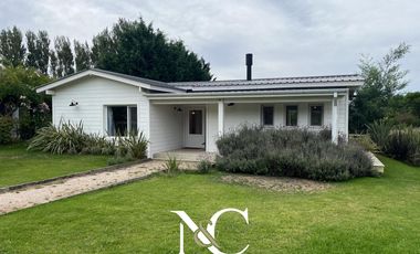 Casa en venta en Costa Esmeralda, fondo libre