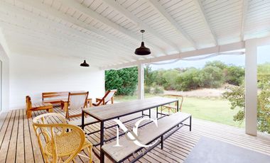 Casa en venta en Costa Esmeralda, fondo libre