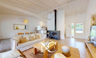 Casa en venta en Costa Esmeralda, fondo libre