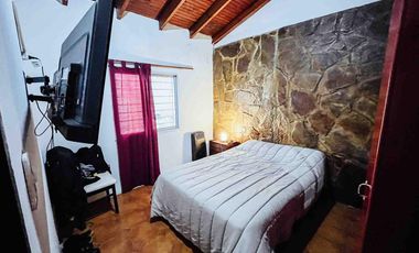 Casa venta -2 dormitorios-1 baño- 58mts2 cubiertos  - Berisso