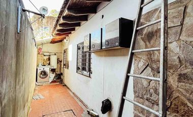 Casa venta -2 dormitorios-1 baño- 58mts2 cubiertos  - Berisso