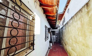 Casa venta -2 dormitorios-1 baño- 58mts2 cubiertos  - Berisso