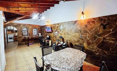 Casa venta -2 dormitorios-1 baño- 58mts2 cubiertos  - Berisso