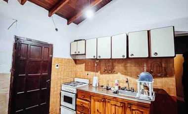 Casa venta -2 dormitorios-1 baño- 58mts2 cubiertos  - Berisso