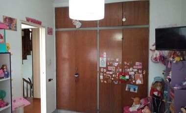 Venta Chalet 7 Amb. De Categoria en El Palomar -  Ideal 2 Flias.