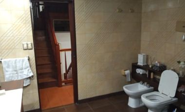 Venta Chalet 7 Amb. De Categoria en El Palomar -  Ideal 2 Flias.